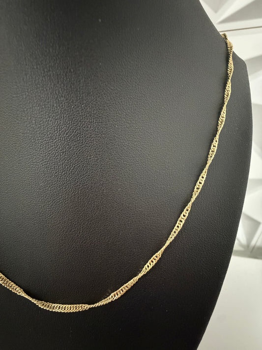 Cadena de eslabón cubano pegado en estilo torcida