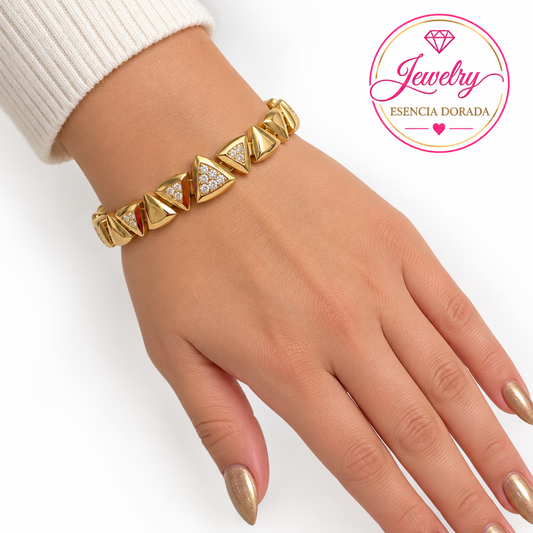 Pulsera en forma de triángulos plain con el centro diamantado