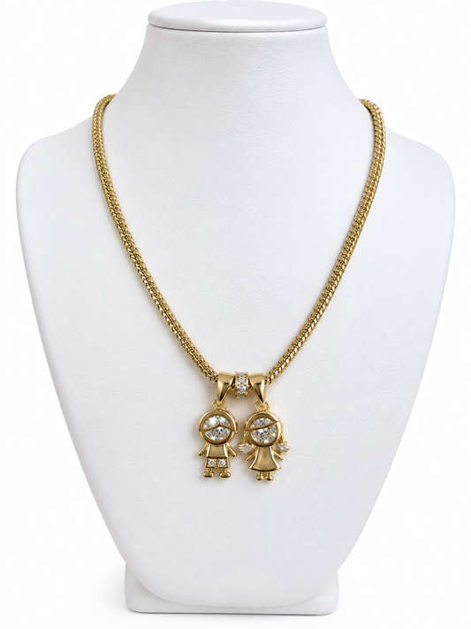Cadena en estilo Pandora con colgante de niño y niña
