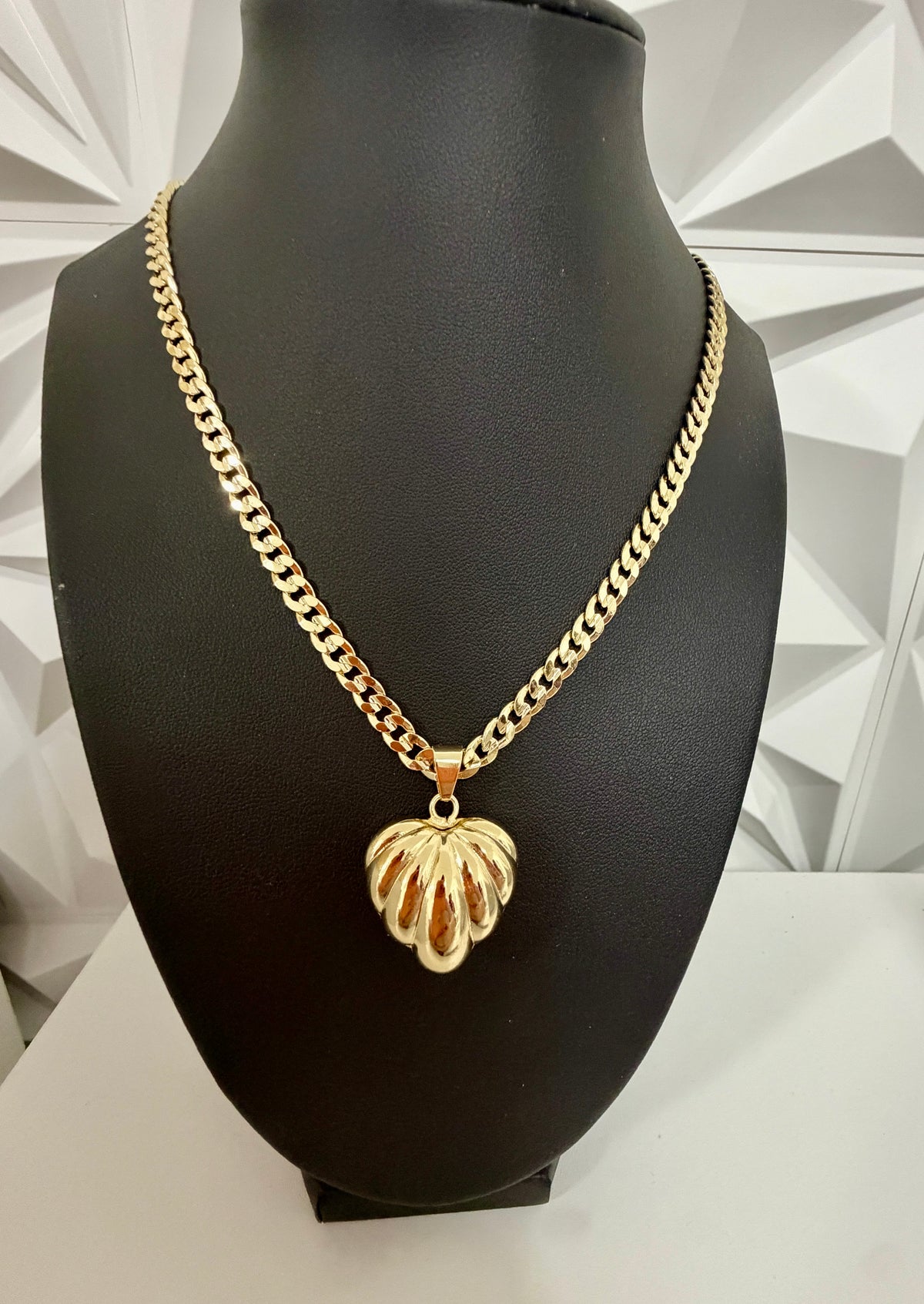 Cadena de eslabón cubano corte de brillo con colgante de corazón